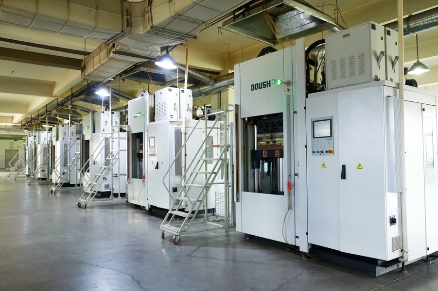Jiangsu Kunyuan Rubber & Plastic Technology Co.,Ltd خط إنتاج المصنع